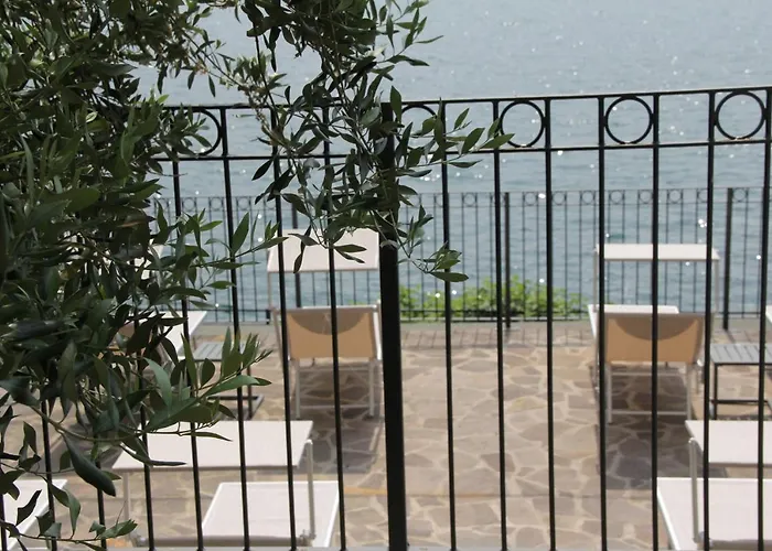 Foresteria Di 4* Menaggio