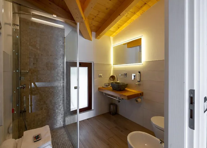 Foresteria Di 4* Menaggio