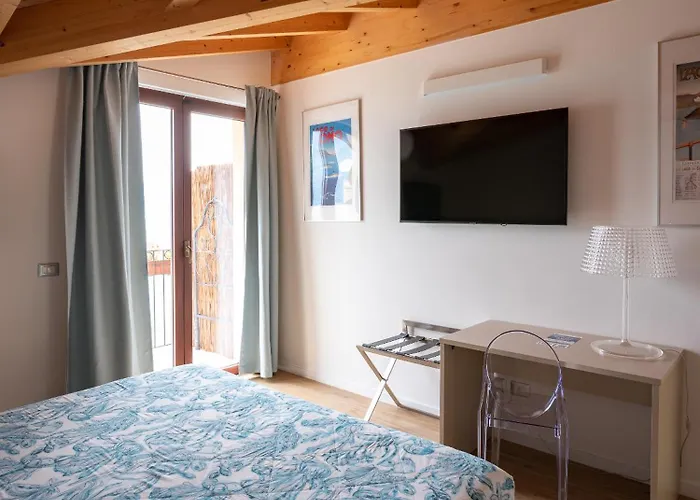 Foresteria Di 4* Menaggio